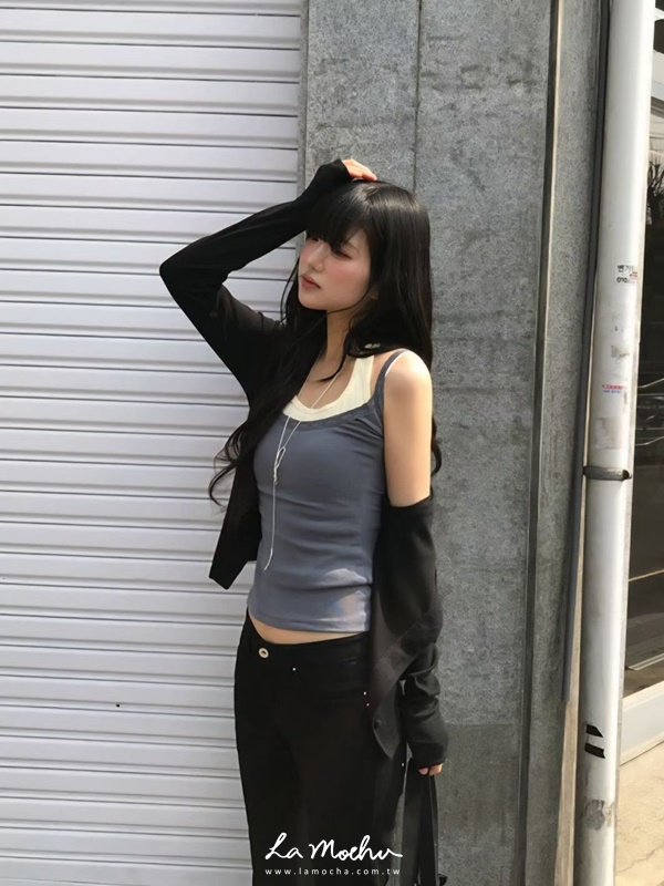 假兩件繞脖拼蕾絲肩帶背心